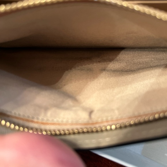 Chloé Beige Leather Wallet EUC the leather on this wallet is like butter! - Picture 11 of 16